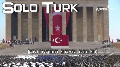 2029_solo-turk-anitkabir-saygi-gecisi